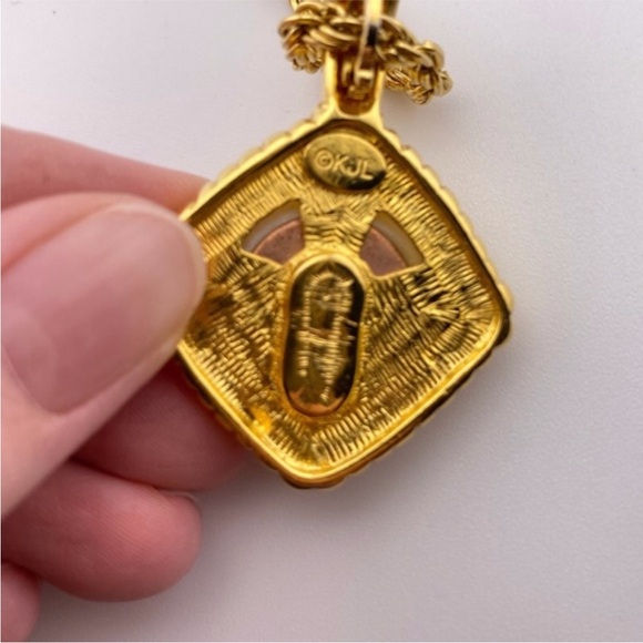 VTG Kenneth Jay Lane Faux Pearl Gold Tone Necklace - Picture 4 of 8